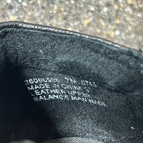 Clarks bendables Womens Size 7M Black Leather Mid Heels Zip On Ankle Bootie Pump - Picture 12 of 12